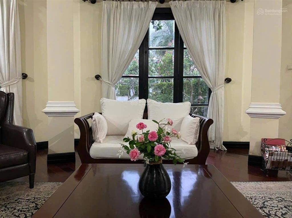 Cho thuê biệt thự compound đường nguyễn văn hưởng, phường thảo điền, quận 2. hoàng 0911 383 ***