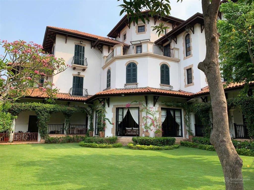Cho thuê biệt thự compound đường nguyễn văn hưởng, phường thảo điền, quận 2. hoàng 0911 383 ***
