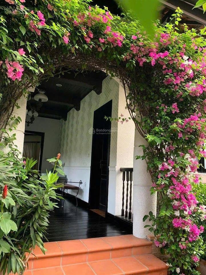 Cho thuê biệt thự compound đường nguyễn văn hưởng, phường thảo điền, quận 2. hoàng 0911 383 ***