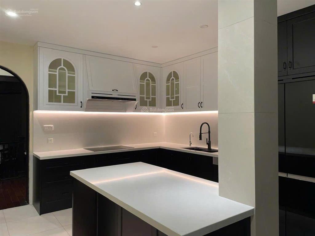 Cho thuê biệt thự compound đường nguyễn văn hưởng, phường thảo điền, quận 2. hoàng 0911 383 ***