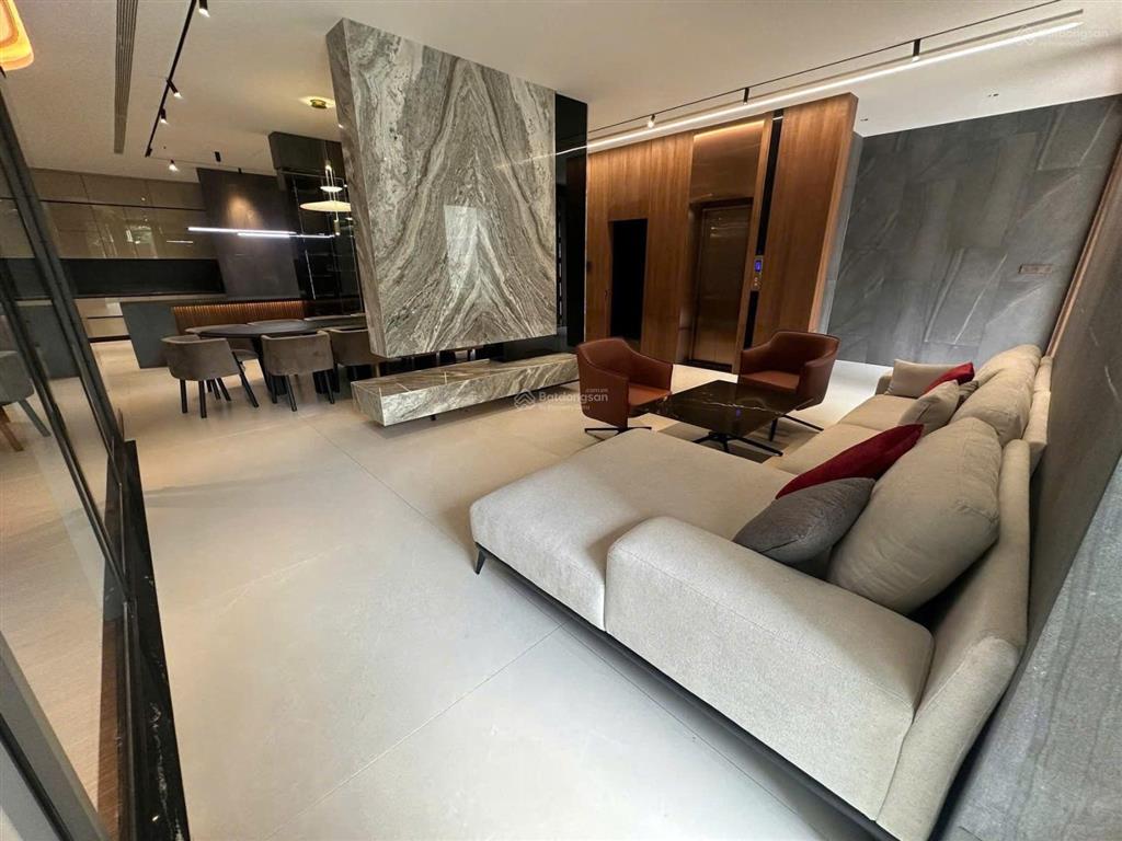 Cho thuê villa khu đường nguyễn văn hưởng, phường thảo điền, quận 2.