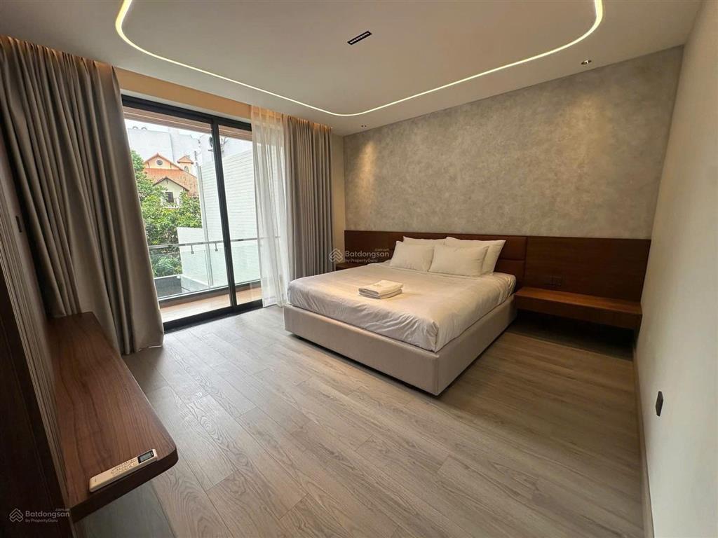 Cho thuê villa khu đường nguyễn văn hưởng, phường thảo điền, quận 2.