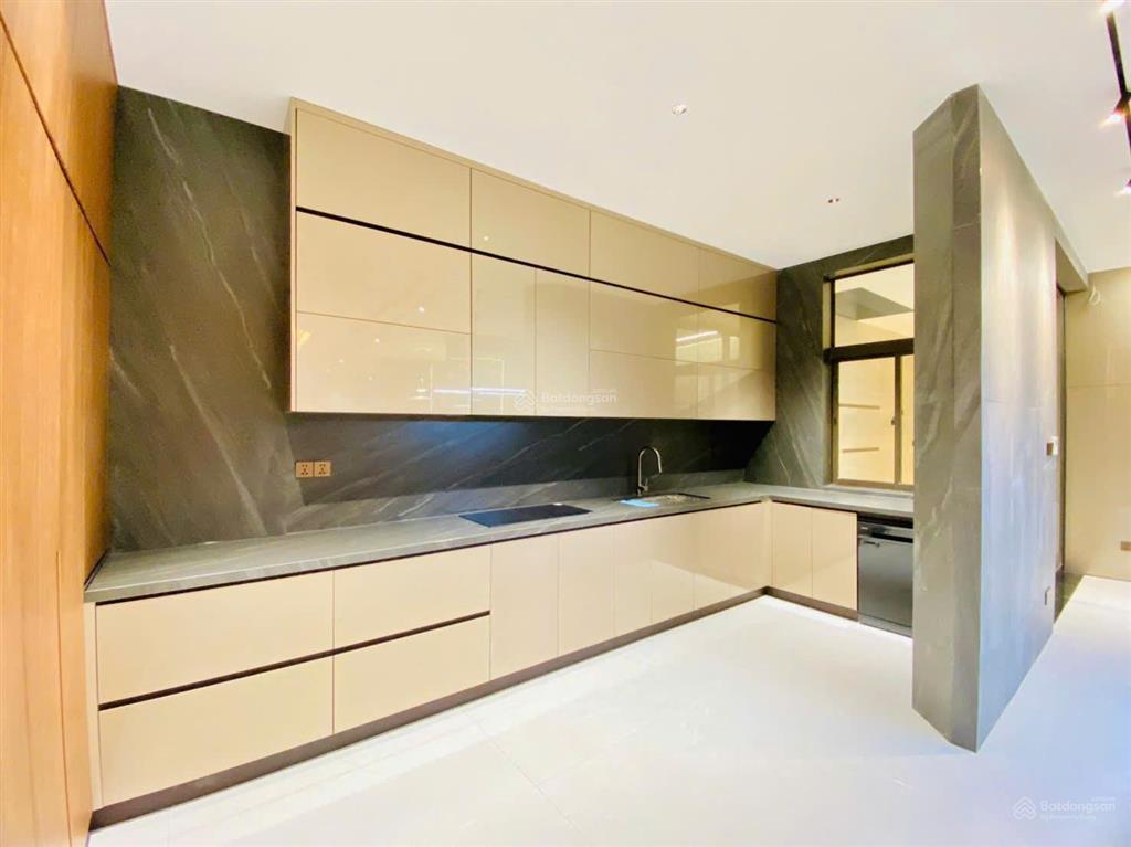 Cho thuê villa khu đường nguyễn văn hưởng, phường thảo điền, quận 2.