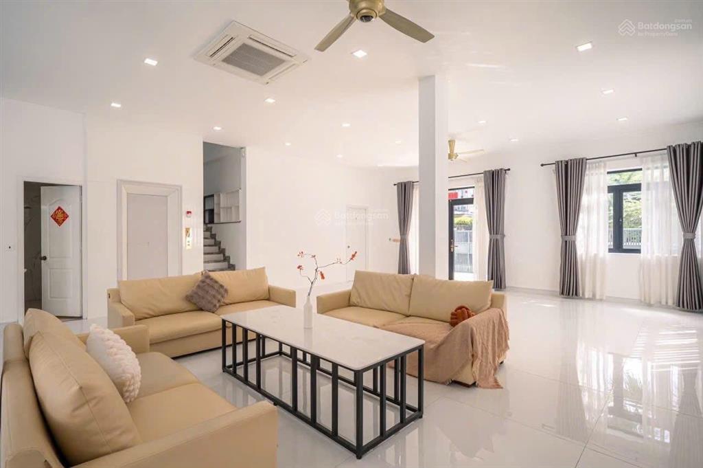 Cho thuê villa compound 24/24, đường quốc hương, phường thảo điền, quận 2   0911 383 ***  hoàng