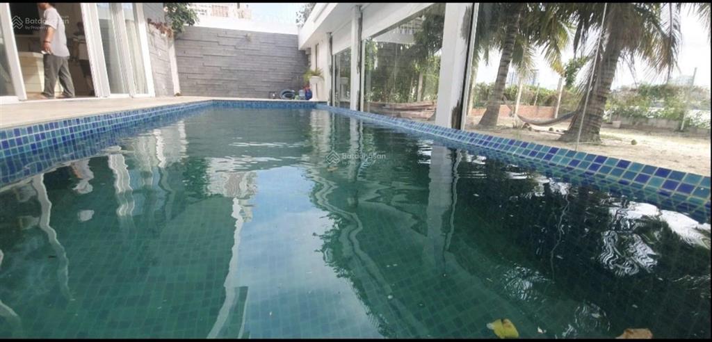 Cho thuê villa 650m2 khu compound đường nguyễn văn hưởng, phường thảo điền, quận 2.