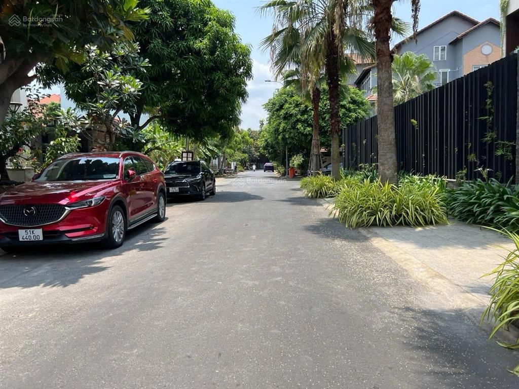 Cho thuê villa 650m2 khu compound đường nguyễn văn hưởng, phường thảo điền, quận 2.