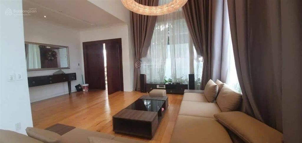 Cho thuê villa 650m2 khu compound đường nguyễn văn hưởng, phường thảo điền, quận 2.