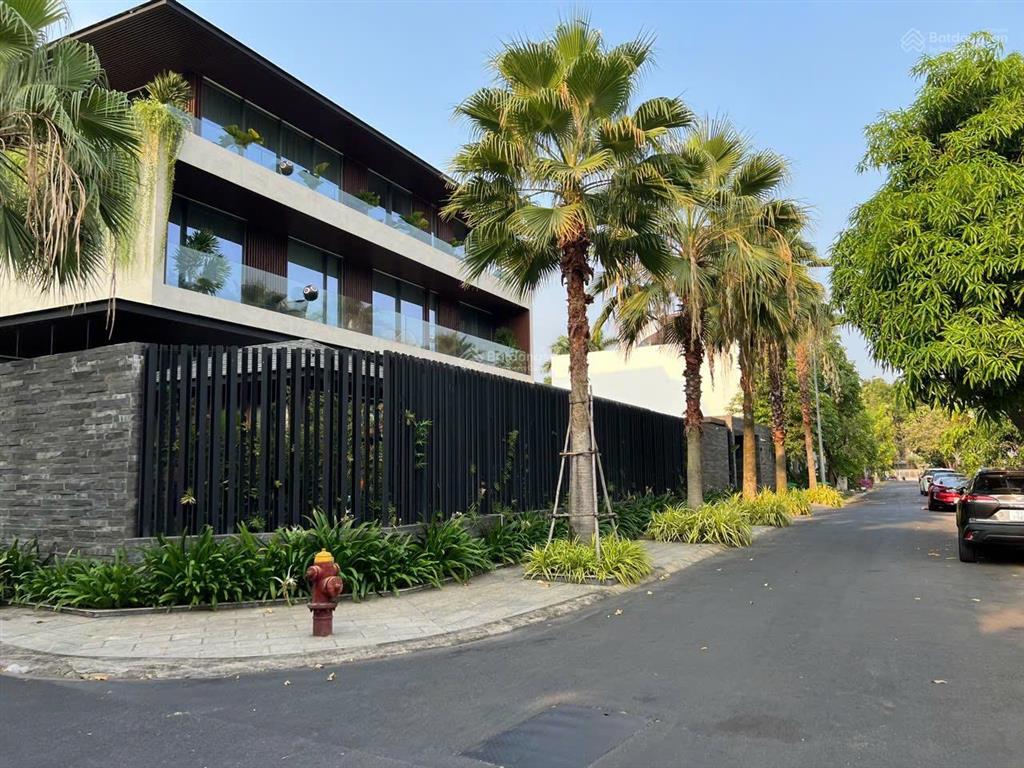 Cho thuê villa 600m2 khu compound đường nguyễn văn hưởng, phường thảo điền, quận 2.