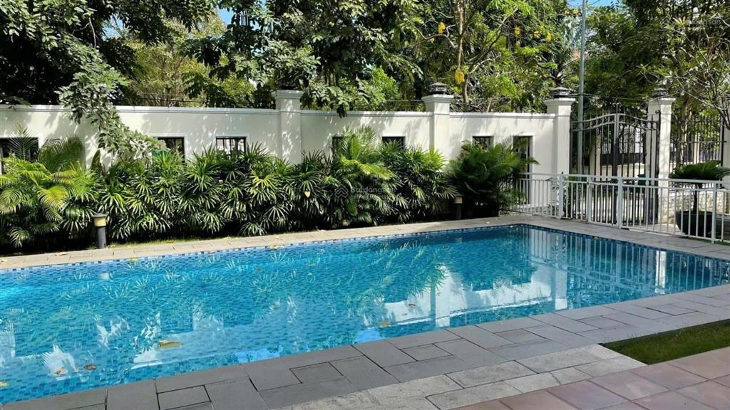 Cho thuê villa 800m2 khu compound đường nguyễn văn hưởng, phường thảo điền, quận 2.