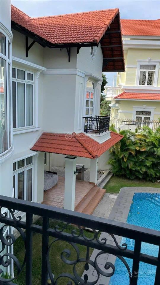 Cho thuê villa 800m2 khu compound đường nguyễn văn hưởng, phường thảo điền, quận 2.