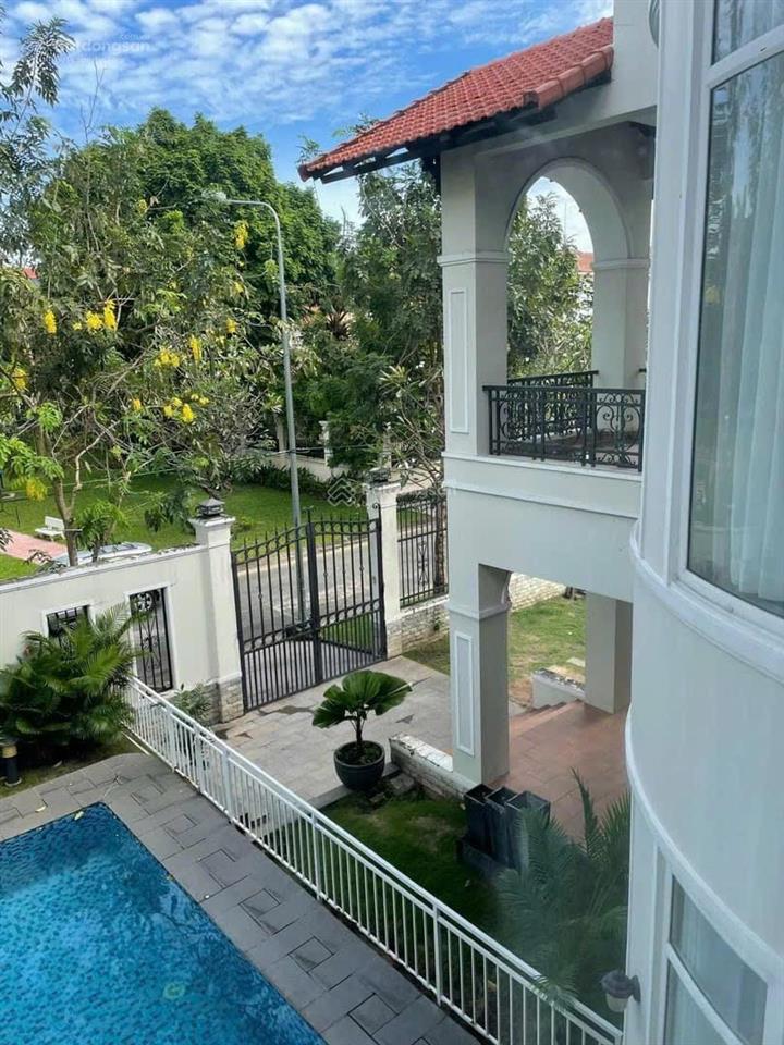 Cho thuê villa 800m2 khu compound đường nguyễn văn hưởng, phường thảo điền, quận 2.