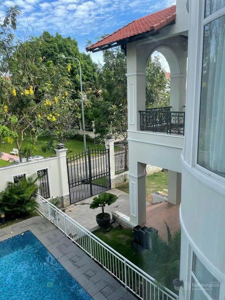 Cho thuê villa 800m2 khu compound đường nguyễn văn hưởng, phường thảo điền, quận 2.