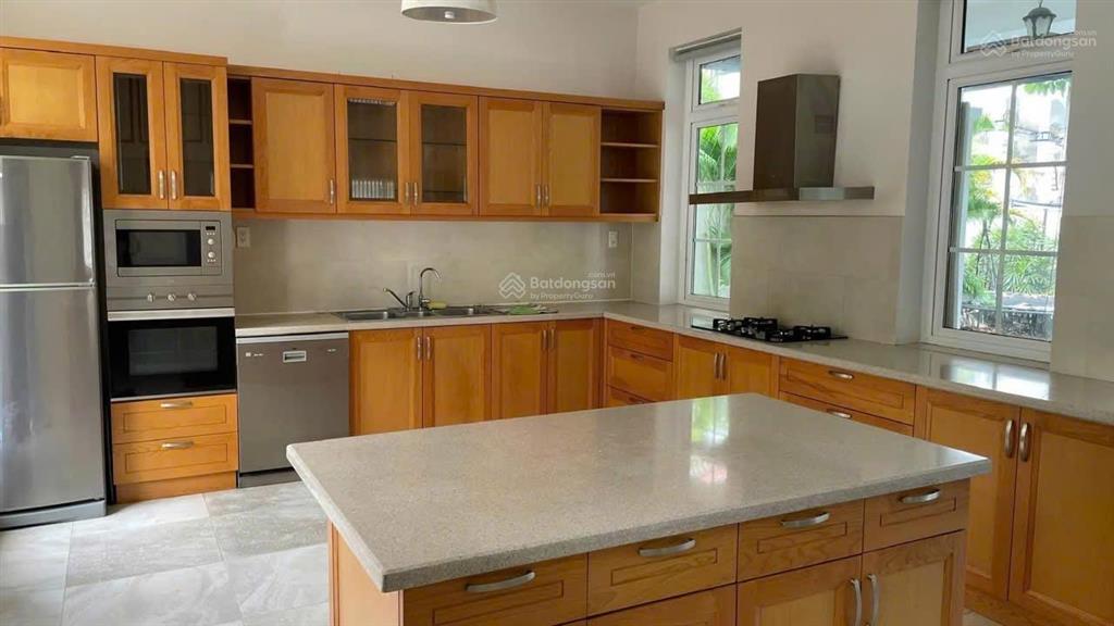 Cho thuê villa 800m2 khu compound đường nguyễn văn hưởng, phường thảo điền, quận 2.