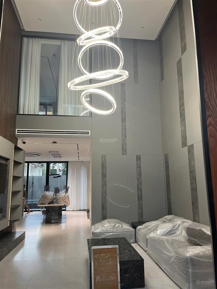 Cho thuê villa khu đường nguyễn văn hưởng, phường thảo điền, quận 2