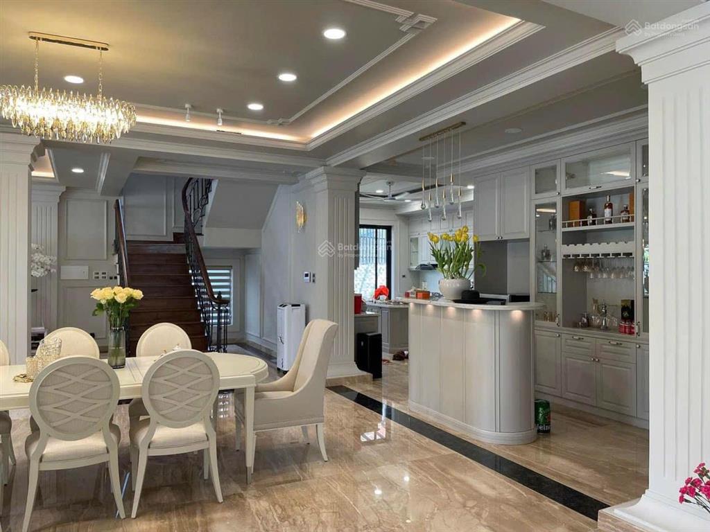 Cho thuê villa 500m2 khu compound đường nguyễn văn hưởng, phường thảo điền, quận 2.