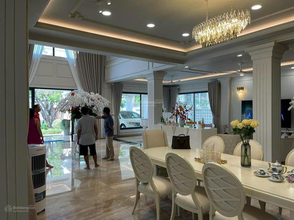Cho thuê villa 500m2 khu compound đường nguyễn văn hưởng, phường thảo điền, quận 2.