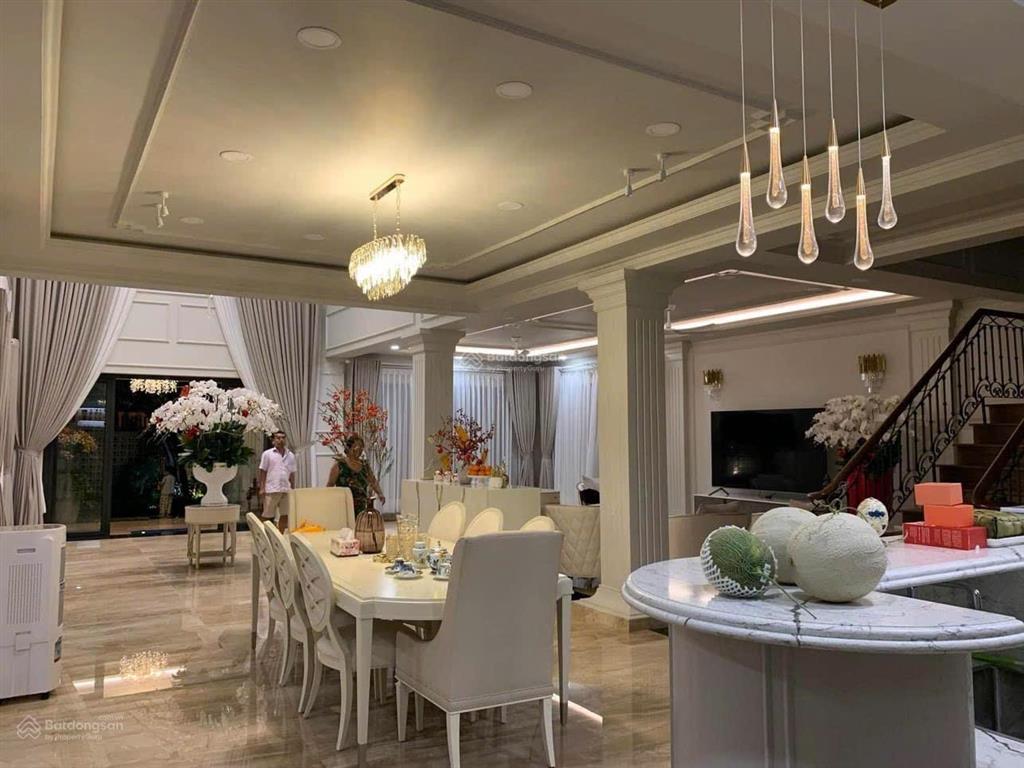 Cho thuê villa 500m2 khu compound đường nguyễn văn hưởng, phường thảo điền, quận 2.
