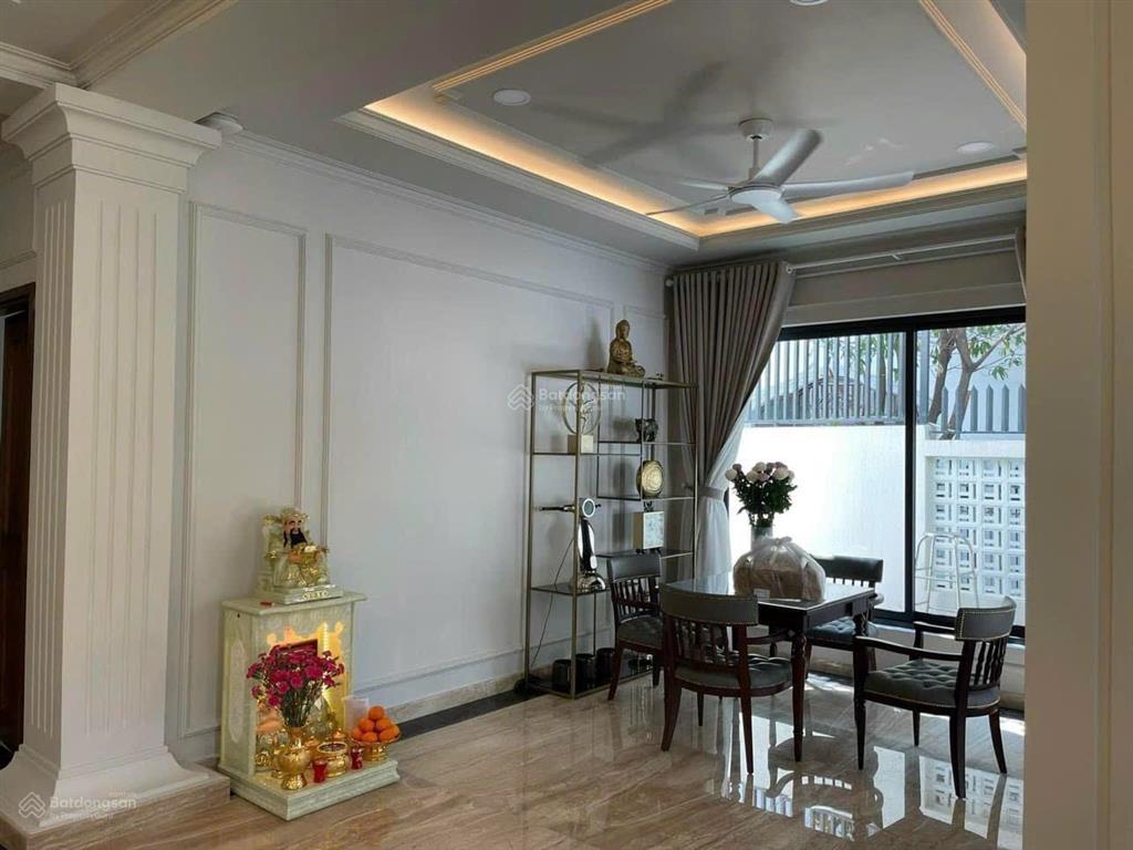 Cho thuê villa 500m2 khu compound đường nguyễn văn hưởng, phường thảo điền, quận 2.