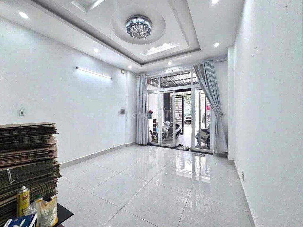 Cho thuê nhà 4 Tầng - 5PN hẻm 8m oto thông sát 4S Linh Đông