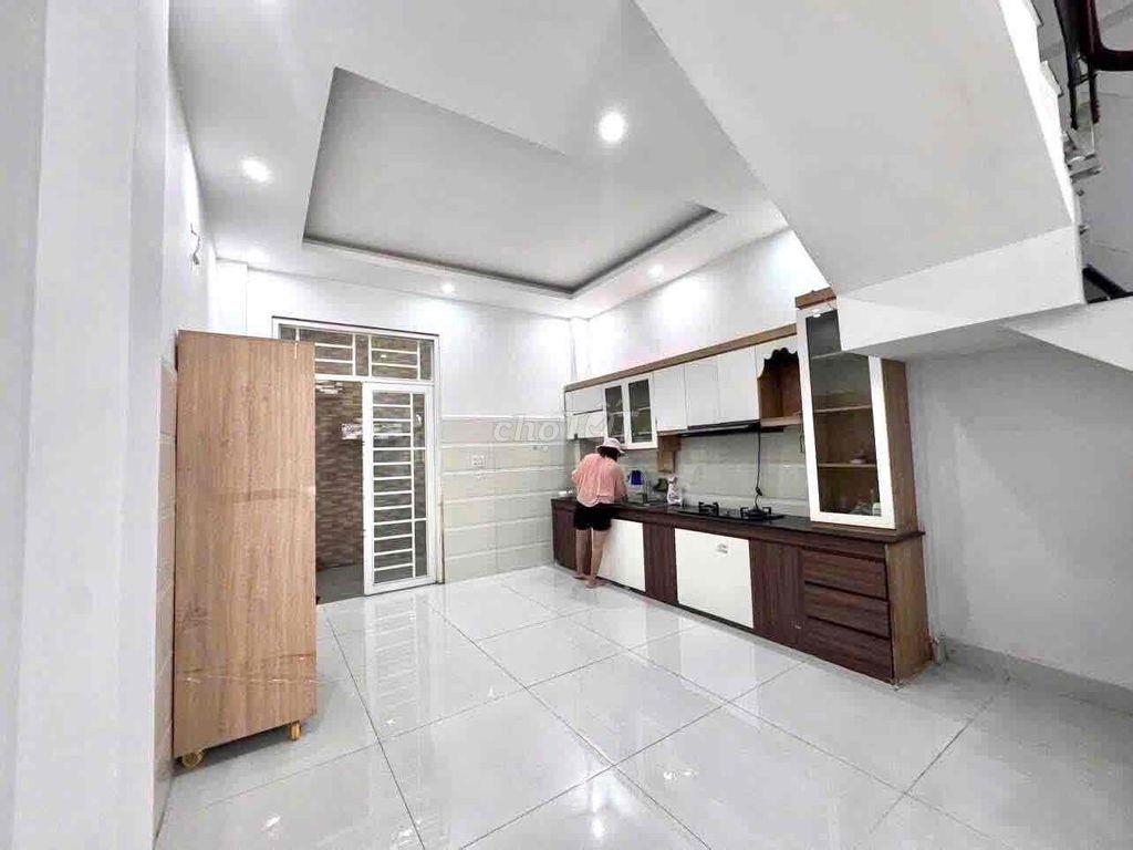 Cho thuê nhà 4 Tầng - 5PN hẻm 8m oto thông sát 4S Linh Đông