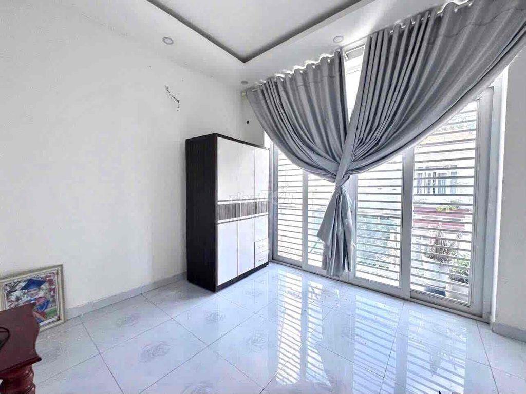 Cho thuê nhà 4 Tầng - 5PN hẻm 8m oto thông sát 4S Linh Đông