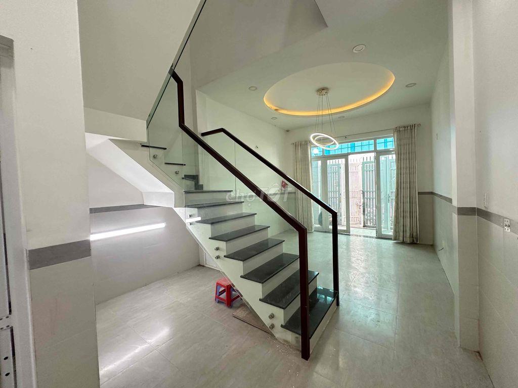 cho thuê nhà 2 tầng- 64m2 hẻm oto Hiệp Bình Phước có 2 máy lạnh 9,5tr