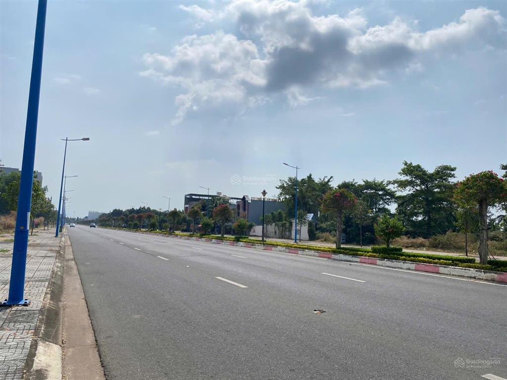 Bán đất mặt tiền đường 3/2 tp bà rịa phường bà rịa tp hồ chí minh ngộp cần bán chỉ 4tỷ3 7x20m 140m2