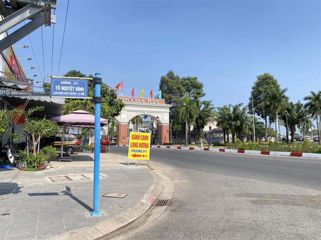 Cần bán lô đất mặt tiền tô nguyệt đình phường long hương ngay cổng chào tp bà rịa, giá rẻ cần bán