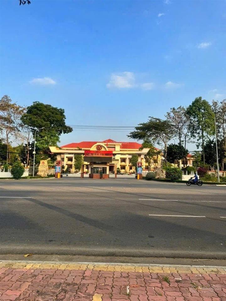 Chính chủ cần bán đất đường lớn hùng vương tp bà rịa 244m2 ngang 6,1m sổ hồng riêng giá 3,95 tỷ