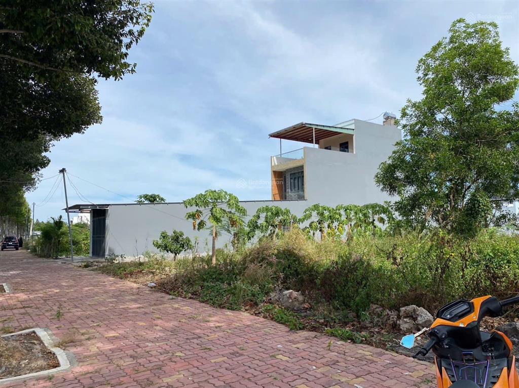 Chính chủ cần bán đất đường lớn hùng vương tp bà rịa 244m2 ngang 6,1m sổ hồng riêng giá 3,95 tỷ
