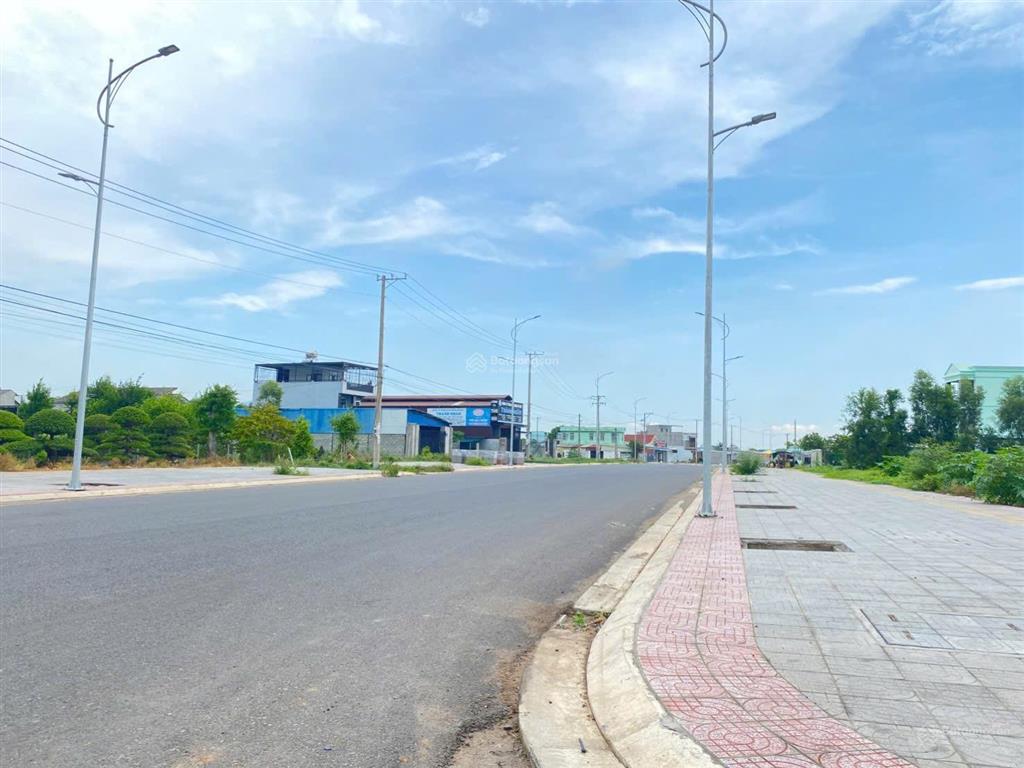 Cần bán 2.200m2 600m2 thổ cư mặt tiền đường hương lộ 2 hoà long tp bà rịa ( p. tam long tp hcm )