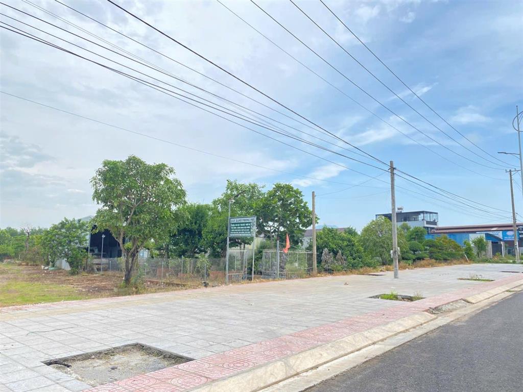 Cần bán 2.200m2 600m2 thổ cư mặt tiền đường hương lộ 2 hoà long tp bà rịa ( p. tam long tp hcm )