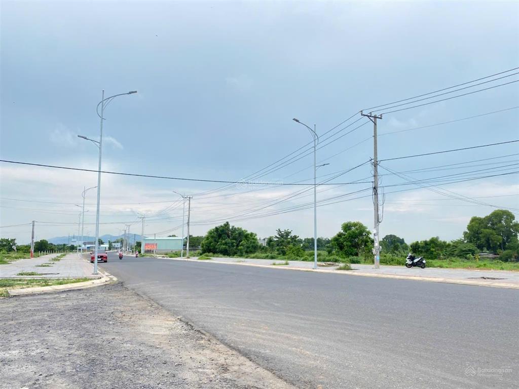 Cần bán 2.200m2 600m2 thổ cư mặt tiền đường hương lộ 2 hoà long tp bà rịa ( p. tam long tp hcm )