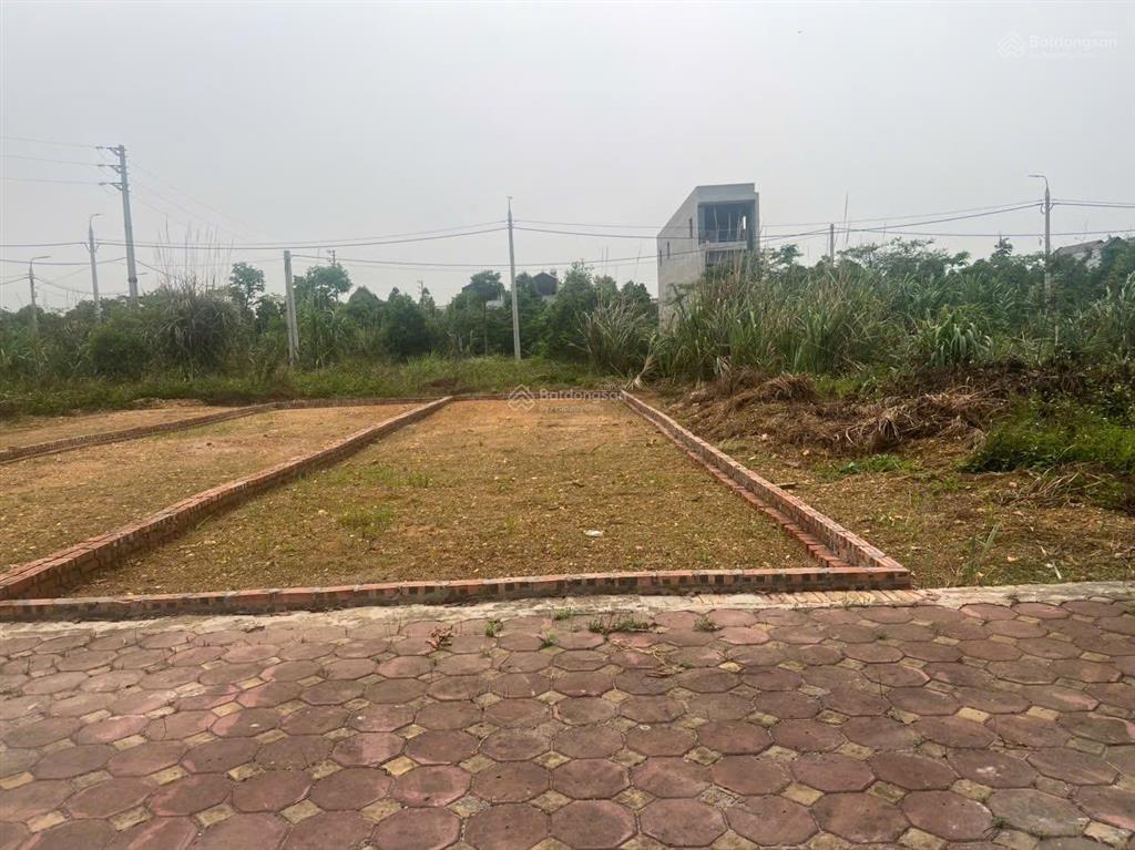 Cắt lỗ 500tr cần tiền bán gấp 100m2 tđc đhqg 100m2 giá chỉ 5 tỷ.
