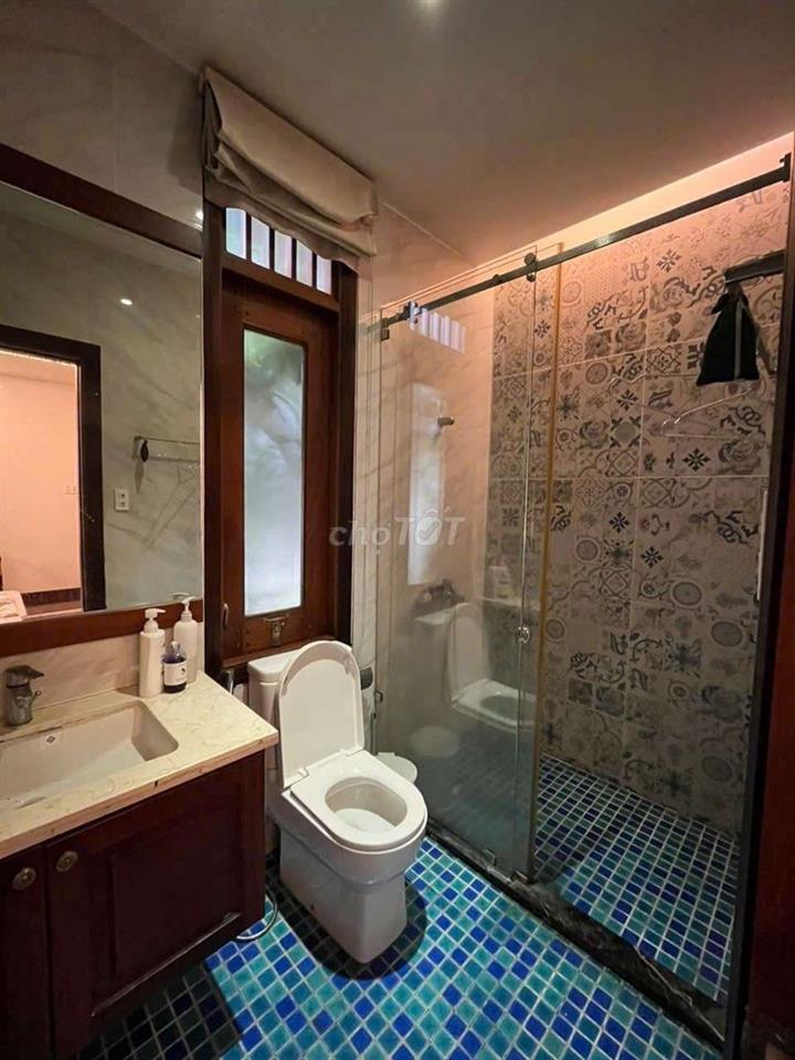 Cho thuê Biệt Thự nguyên căn, Quận 7, dt 12 x 19, hầm 4 tầng, 75trieu