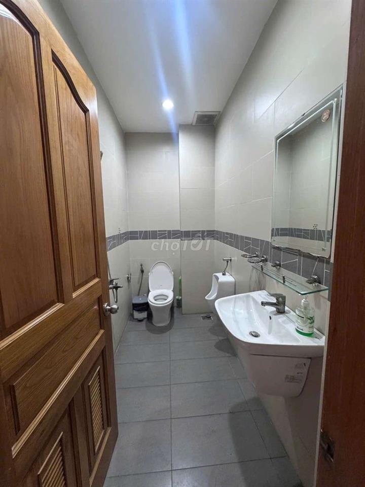 Cho thuê biệt thự nguyên căn, KDC Him Lam, Quận 7, dt 10x20, hầm 4 tầg