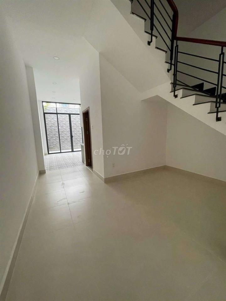 Cho thuê nhà nguyên căn, đường số Phạm Hữu Lầu, Q7, dt 4X18, nhà 4tang