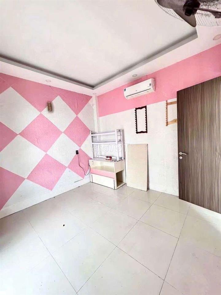 Cho thuê nhà nguyên căn hxh Gò Ô Môi, Phú Thuận, Q7,dt 7,2X8,6, nhà 3t