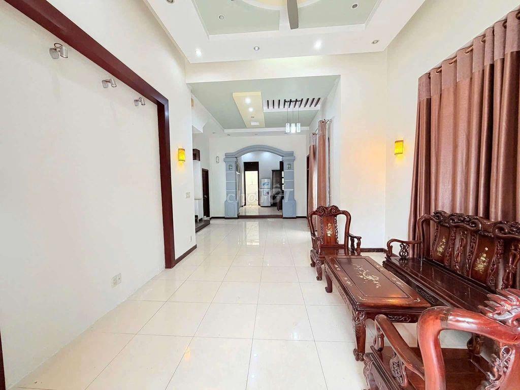Cho thuê Biệt Thự nguyên căn Phú Mỹ Vạn Phát Hưng, Q7, dt 10,5X21