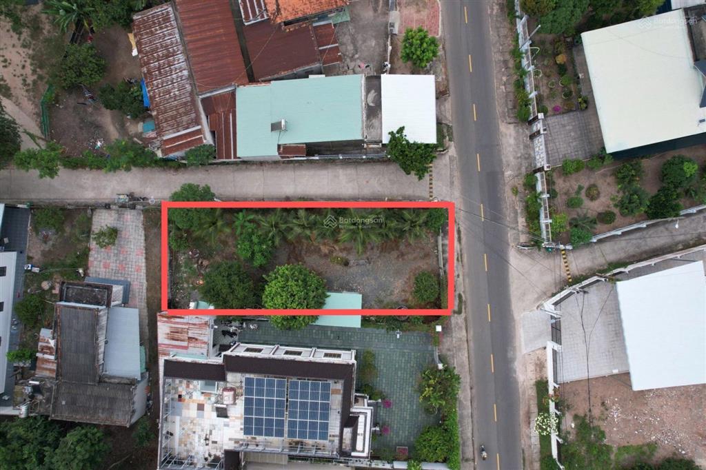 Bán đất 2mt trung tâm xã hồ tràm