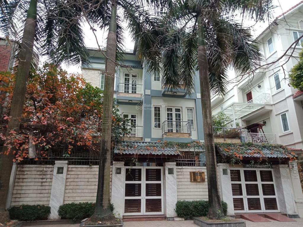 Bán gấp bt mỹ đình, dt 220mx4t, mt 14m, có hầm, mặt vườn hoa, giá hợp lý 53 tỷ