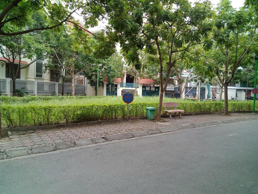 Bán gấp bt mỹ đình, dt 220mx4t, mt 14m, có hầm, mặt vườn hoa, giá hợp lý 53 tỷ