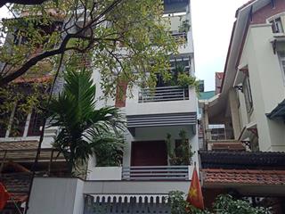 Cho thuê gấp nhà liền kề trung kính, dt 82x5t, mt 5,2m, đường ô tránh vỉa hè, giá 36 triệu/tháng
