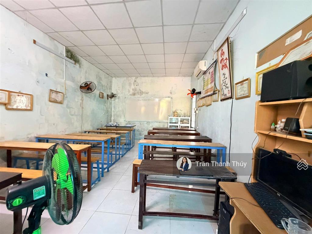 Bán gấp nổi bật tư liên chiểu  107,5m2  mặt tiền đường vũ huy tấn gần trường học