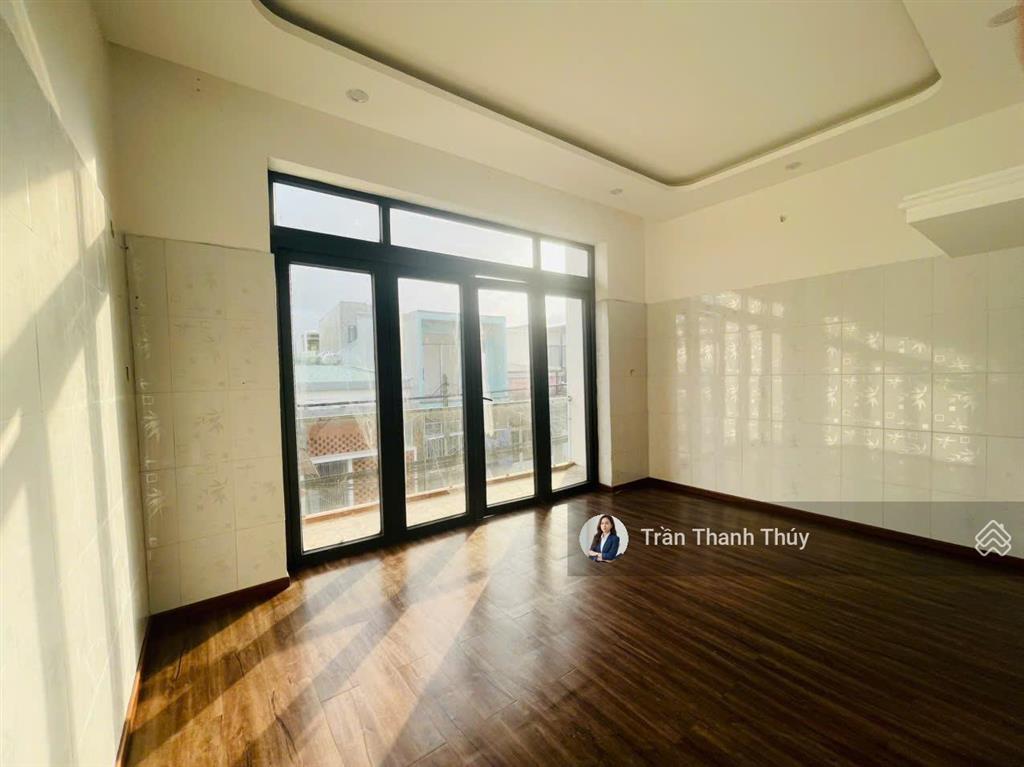 Chỉ 6,3x tỷ sở hữu nhà 2 tầng mt giáp văn cương  đối lưng nguyễn tất thành, cách biển 100m