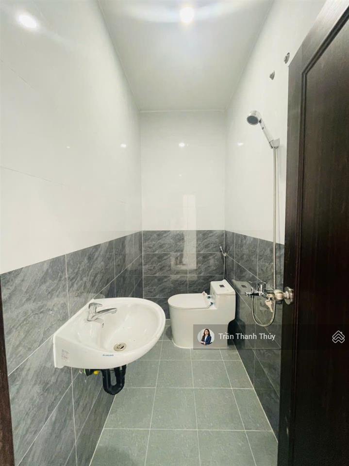 Chỉ 6,3x tỷ sở hữu nhà 2 tầng mt giáp văn cương  đối lưng nguyễn tất thành, cách biển 100m