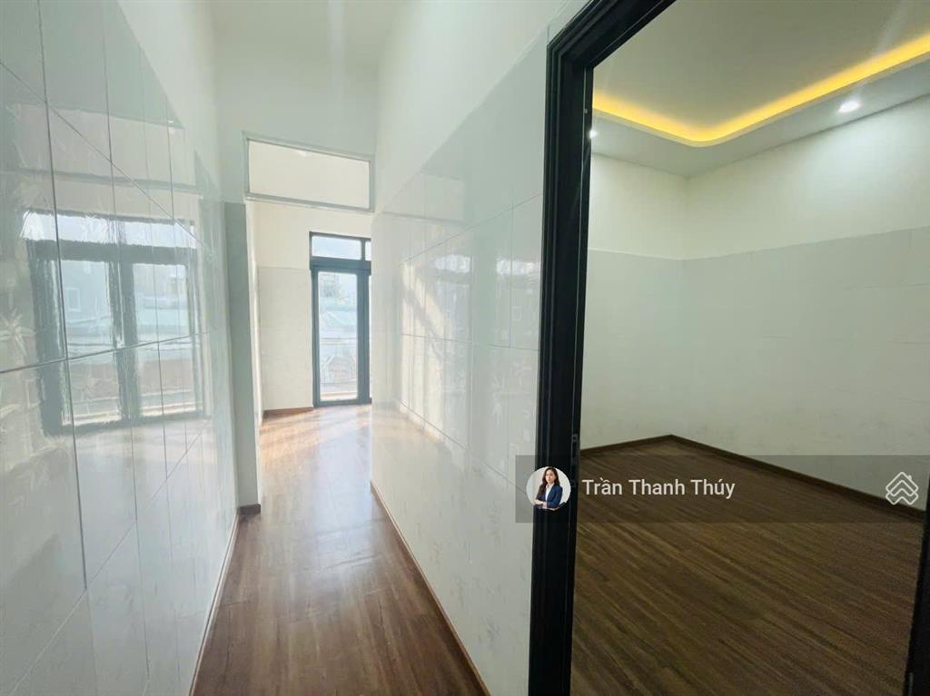 Chỉ 6,3x tỷ sở hữu nhà 2 tầng mt giáp văn cương  đối lưng nguyễn tất thành, cách biển 100m
