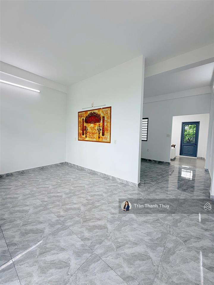 Rất rẻ chỉ hơn 6 tỷ sở hữu nhà 3 tầng cách biển 600m  đường lê văn sỹ, hòa minh