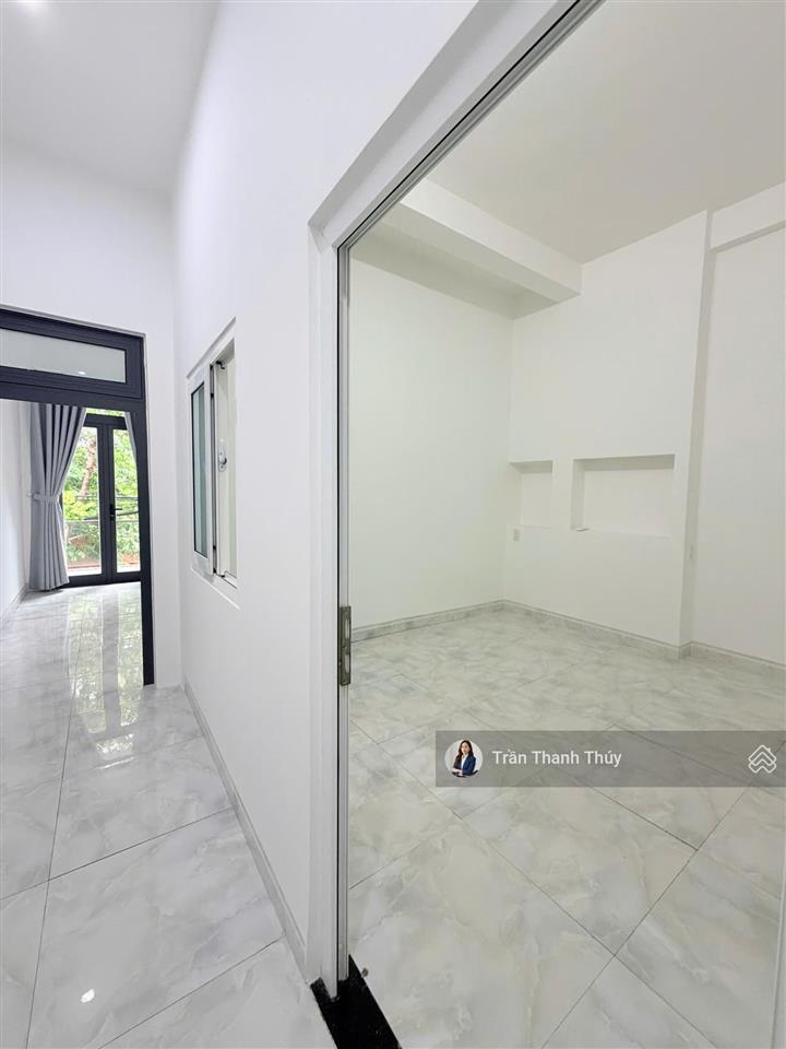 Rất rẻ chỉ hơn 6 tỷ sở hữu nhà 3 tầng cách biển 600m  đường lê văn sỹ, hòa minh