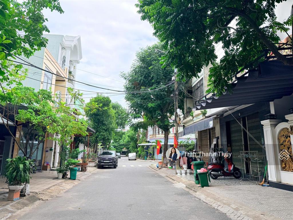 Rất rẻ chỉ hơn 6 tỷ sở hữu nhà 3 tầng cách biển 600m  đường lê văn sỹ, hòa minh